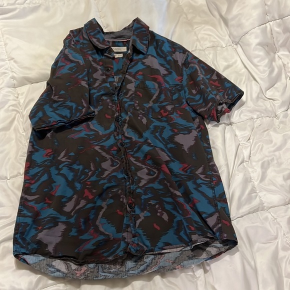 Quirky 80s inspired button up - Picture 2 of 2